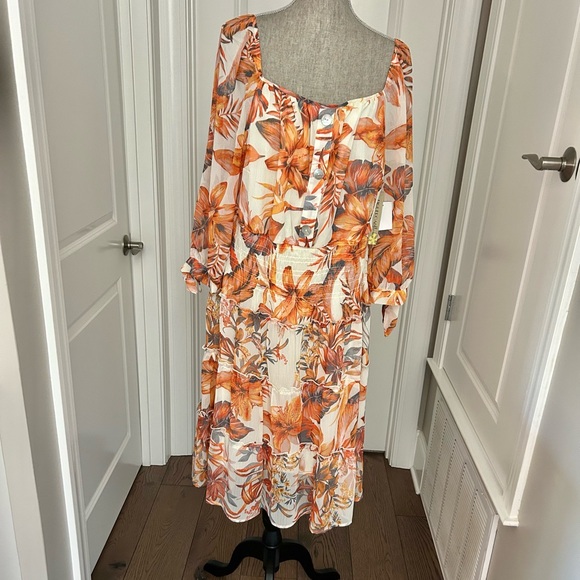NWT! Figueroa & Flower Orange Tropical Print Smocked
Midi Dress -Plus Size 1X - Picture 4 of 14